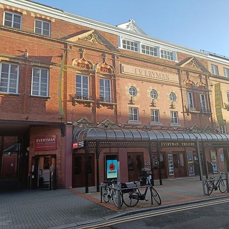 Rooms On The Prom Челтнъм Екстериор снимка