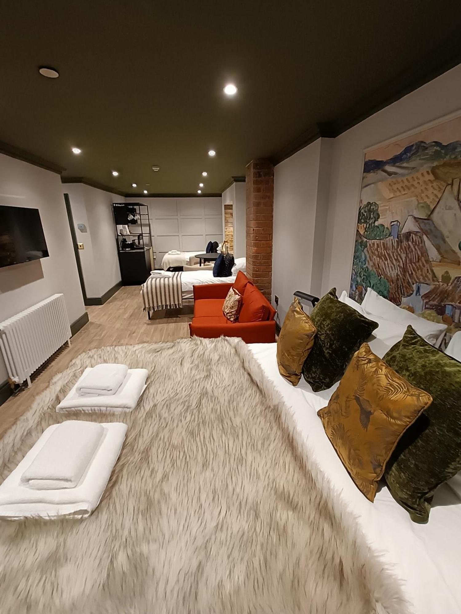 Rooms On The Prom Челтнъм Екстериор снимка