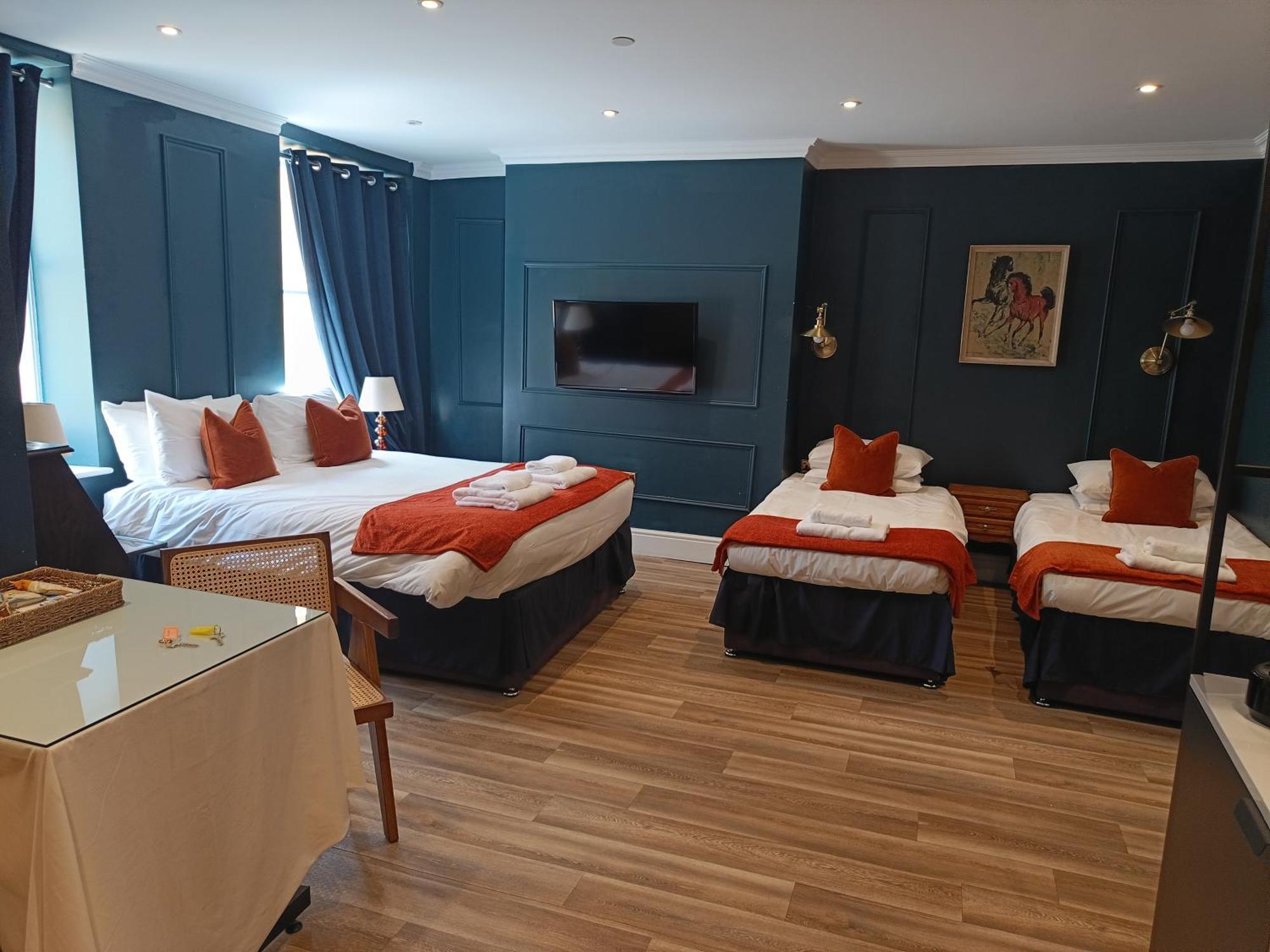 Rooms On The Prom Челтнъм Екстериор снимка