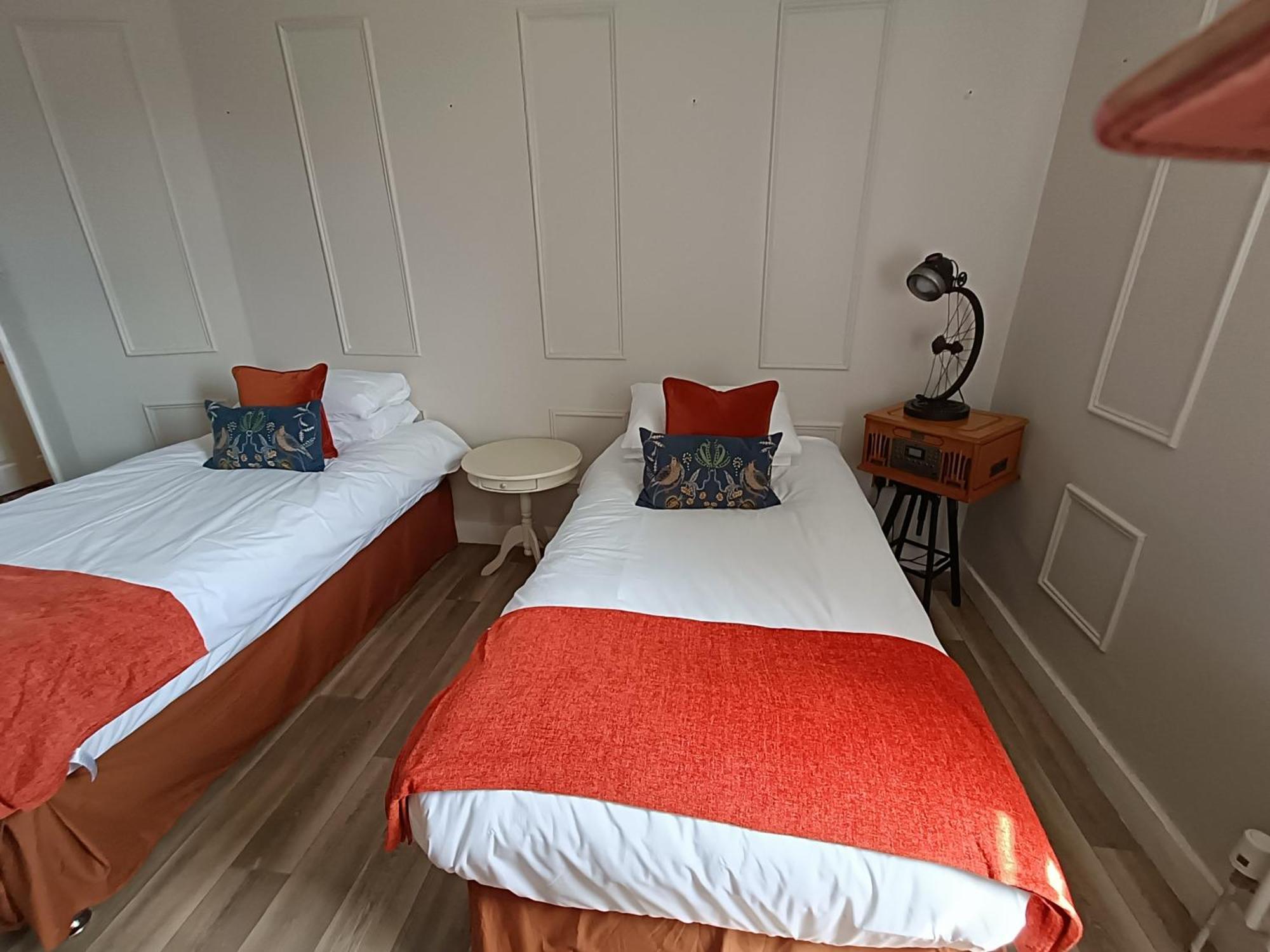 Rooms On The Prom Челтнъм Екстериор снимка