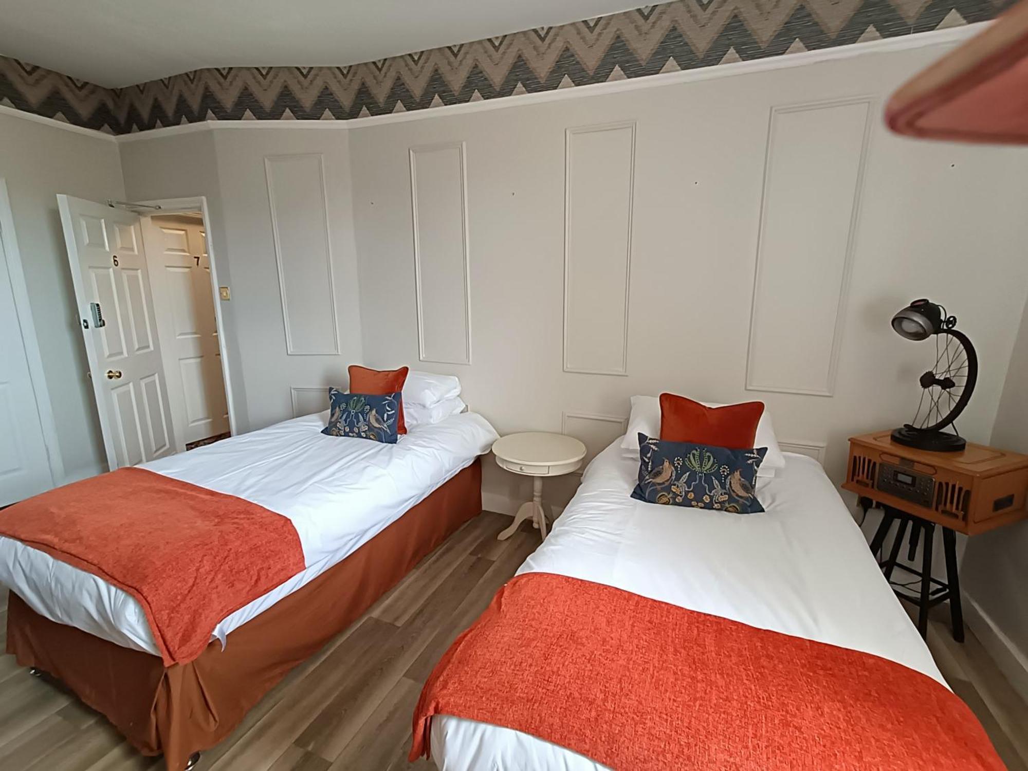 Rooms On The Prom Челтнъм Екстериор снимка