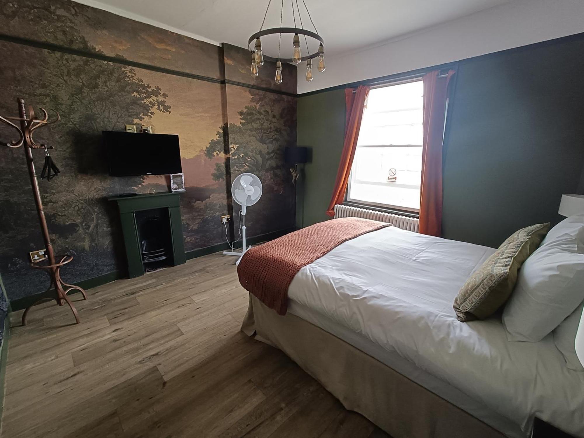 Rooms On The Prom Челтнъм Екстериор снимка