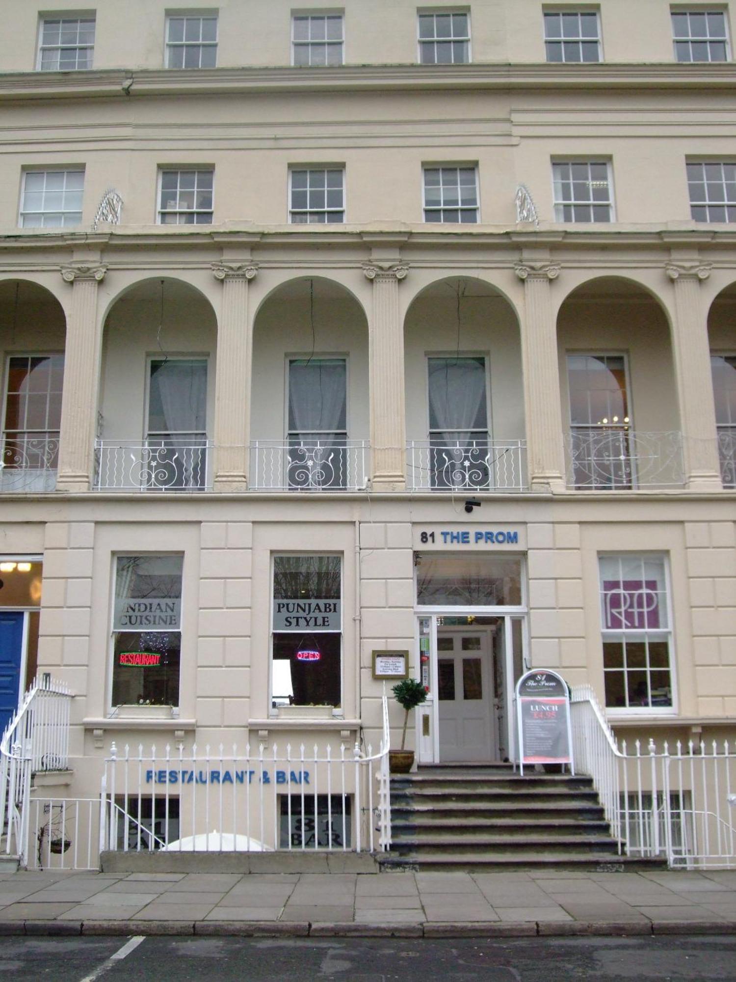 Rooms On The Prom Челтнъм Екстериор снимка