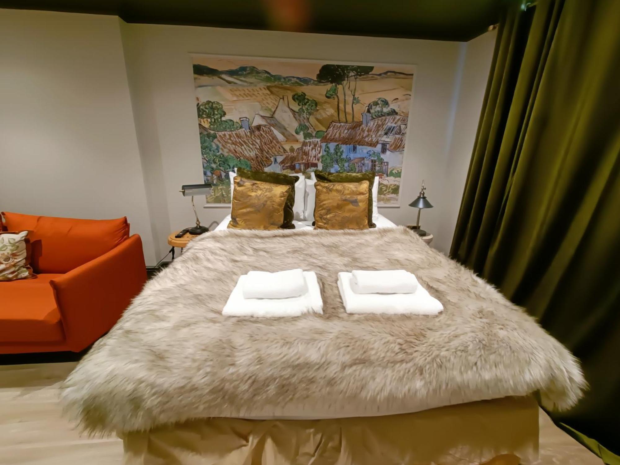 Rooms On The Prom Челтнъм Екстериор снимка