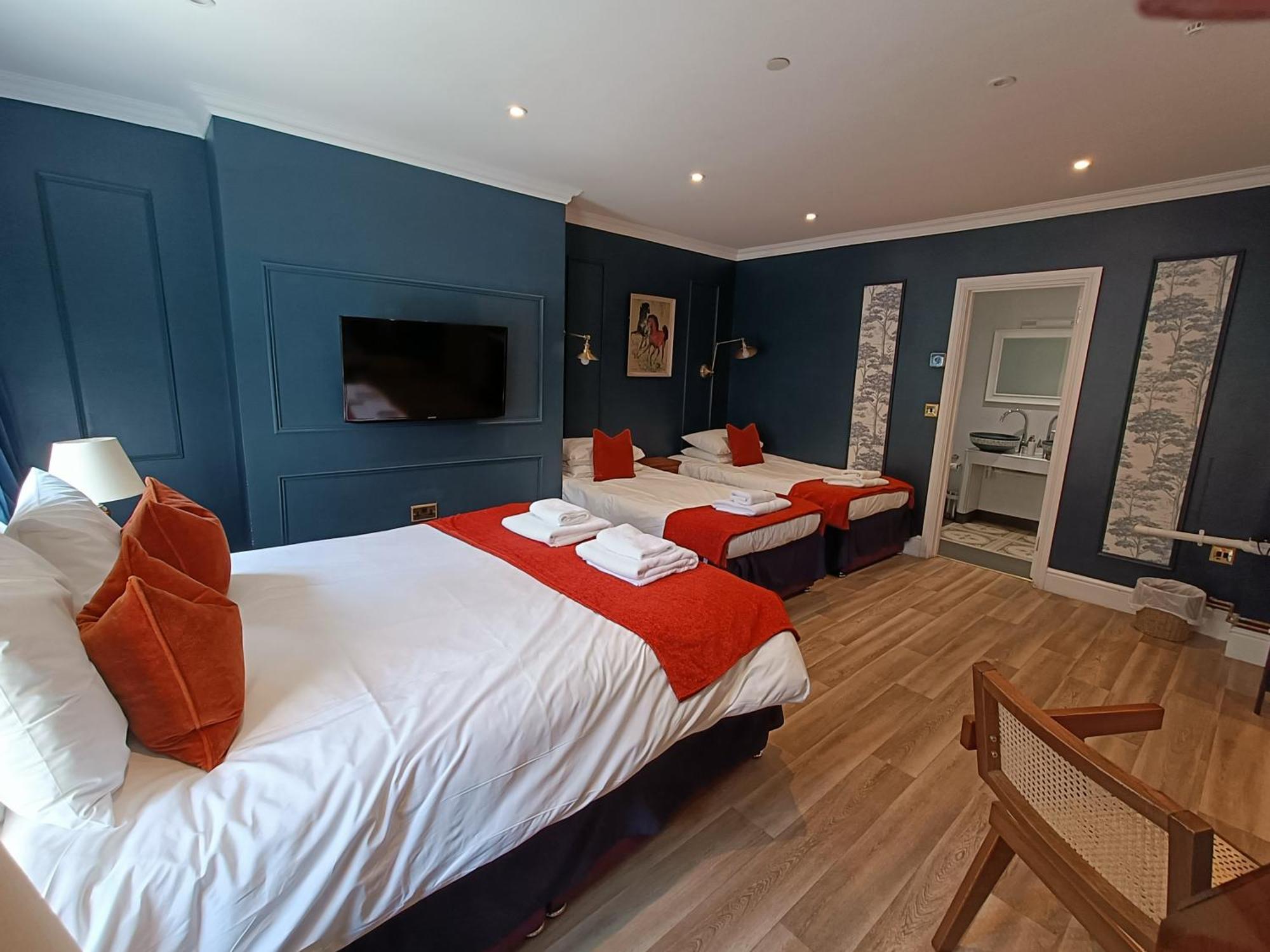 Rooms On The Prom Челтнъм Екстериор снимка