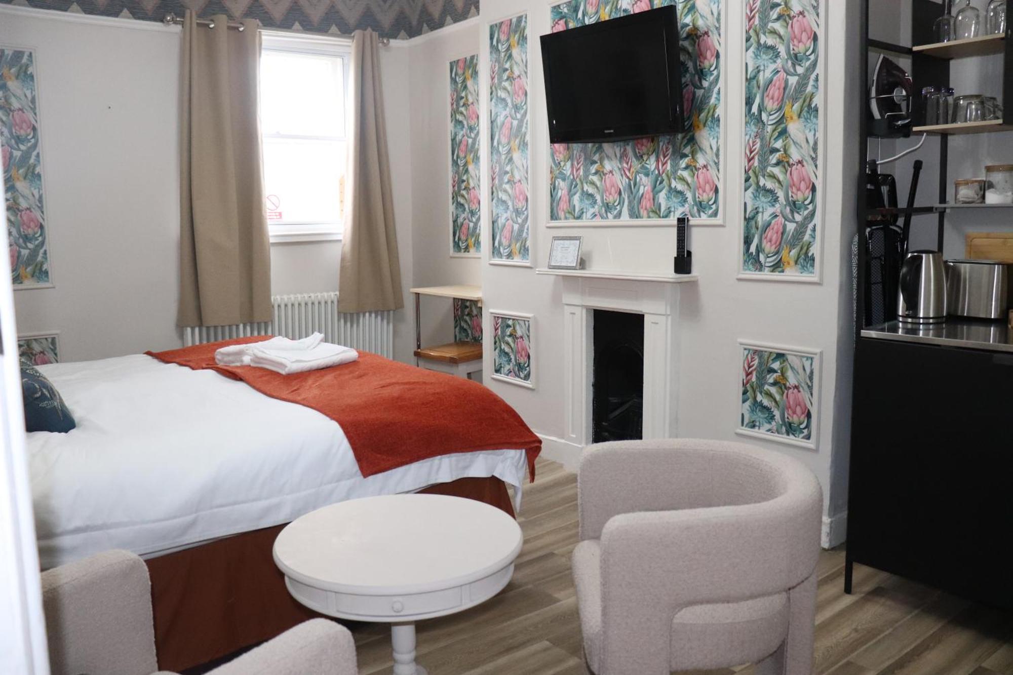 Rooms On The Prom Челтнъм Екстериор снимка