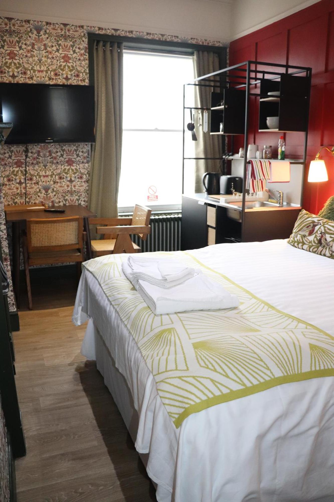 Rooms On The Prom Челтнъм Екстериор снимка