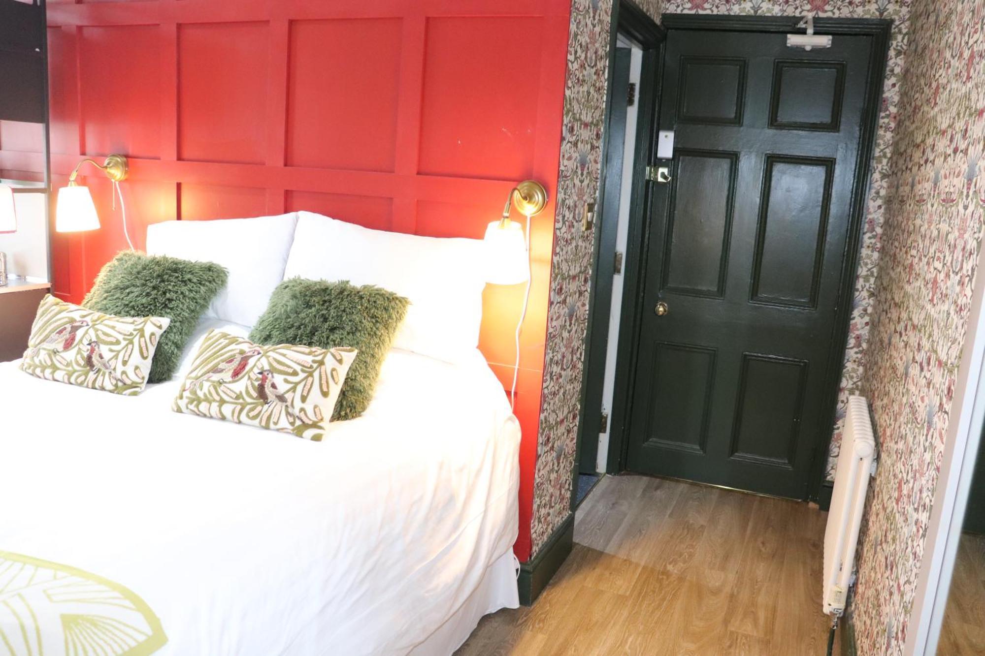 Rooms On The Prom Челтнъм Екстериор снимка