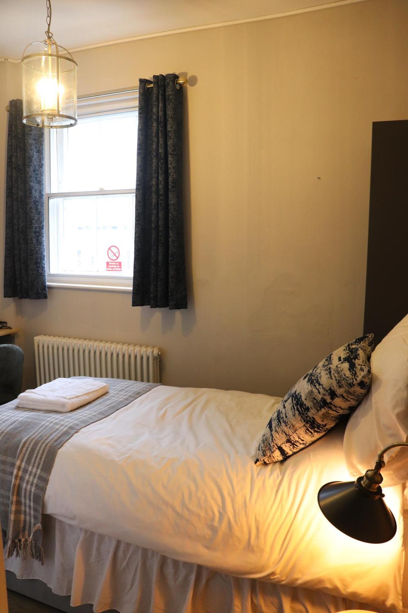 Rooms On The Prom Челтнъм Екстериор снимка
