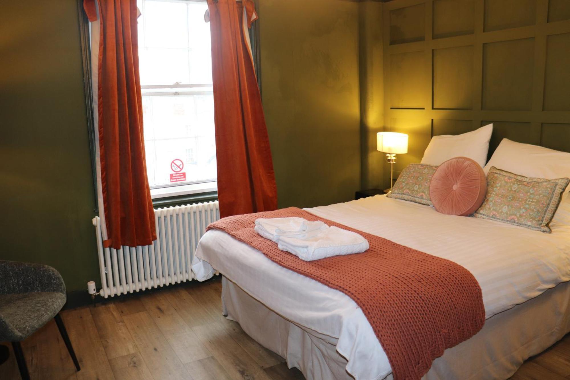 Rooms On The Prom Челтнъм Екстериор снимка