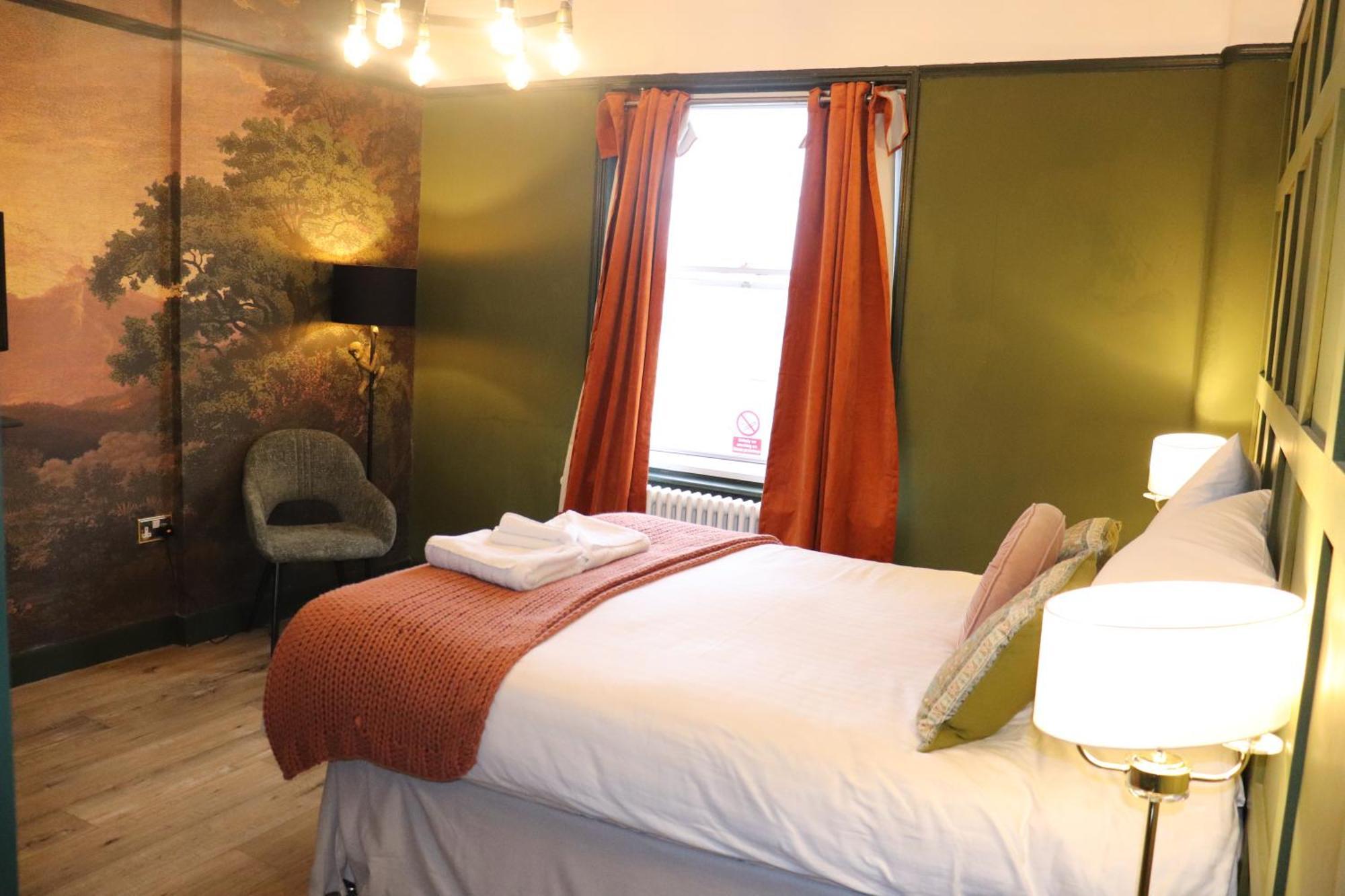 Rooms On The Prom Челтнъм Екстериор снимка