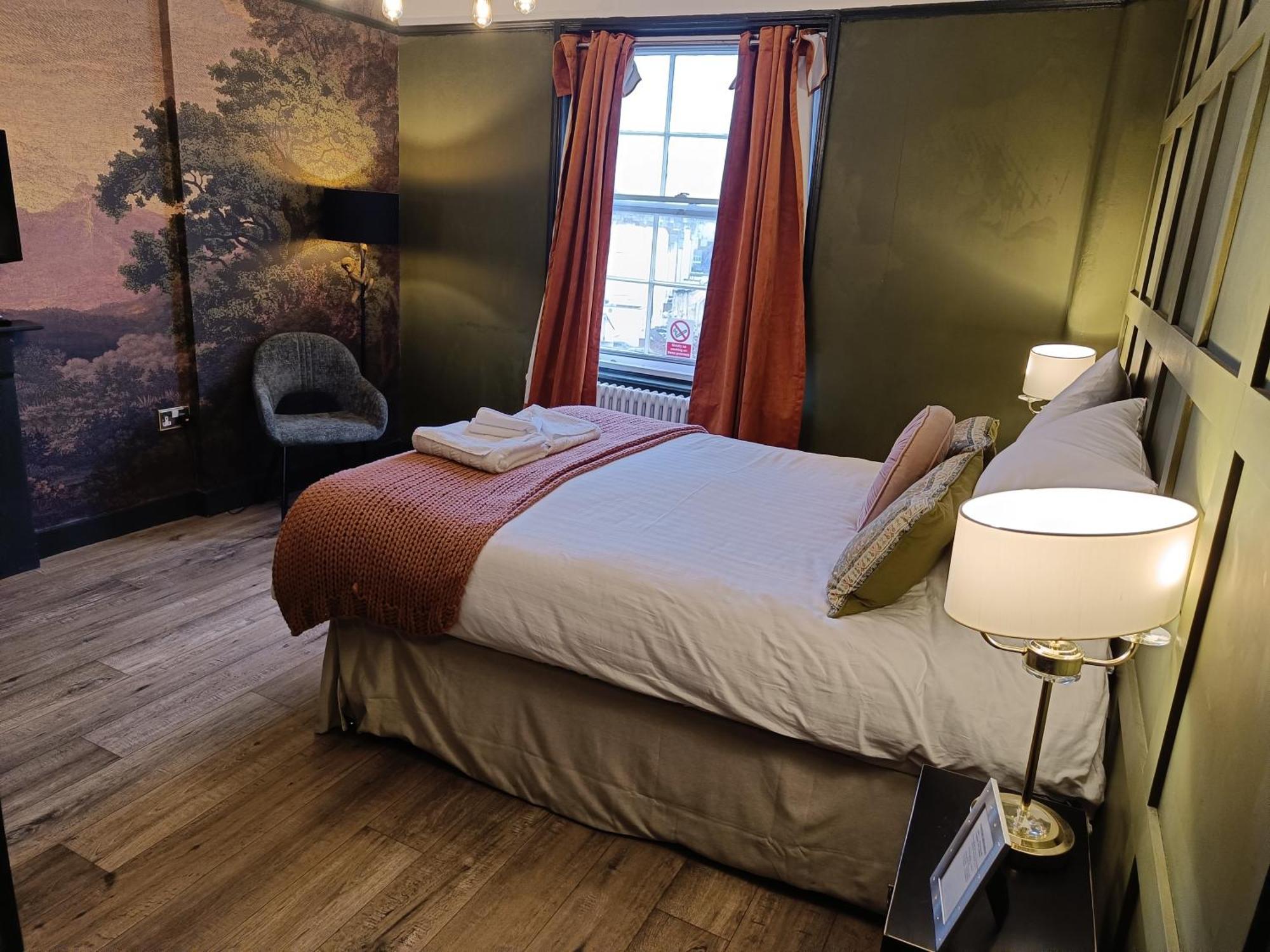 Rooms On The Prom Челтнъм Екстериор снимка